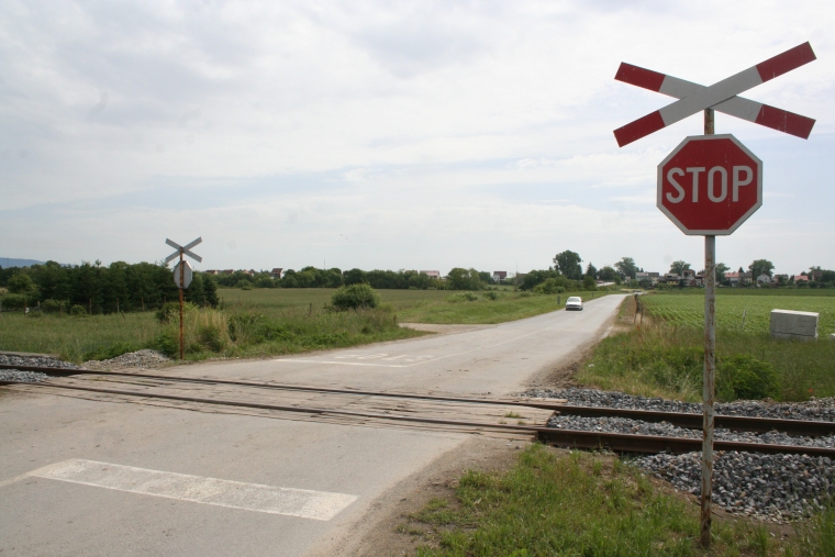 Užasna tragedija na željezničko-cestovnom prijelazu u Bolfanu ukazuje na 2 velika problema cestovnog prometa