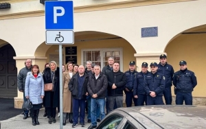 Obilježen Međunarodni dan osoba s invaliditetom u Požegi - policija s predstavnicima udruga obišla parkirna mjesta označena znakom invalidnosti