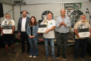 Održani vrlo posjećeni 5. Ribarski dani a 17 ekipa je kuhalo fiš na 2. Fišijadi u Trenkovu kraj dvorca baruna Trenka