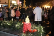 Prva adventska svijeća zapaljena na Trgu hrvatskih branitelja Lipika