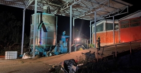 Uslijed prijenosa topline s plamenika na suncokret koji se suši došlo je do topljenja instalacija mobilnog silosa i požara