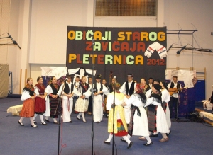 Smotra tradicijskog  folklora pokazala raskoš običaja 