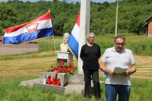 Državni praznik RH Dan antifašističke borbe požeški antifašisti obilježili polaganjem vijenaca u Striježevici