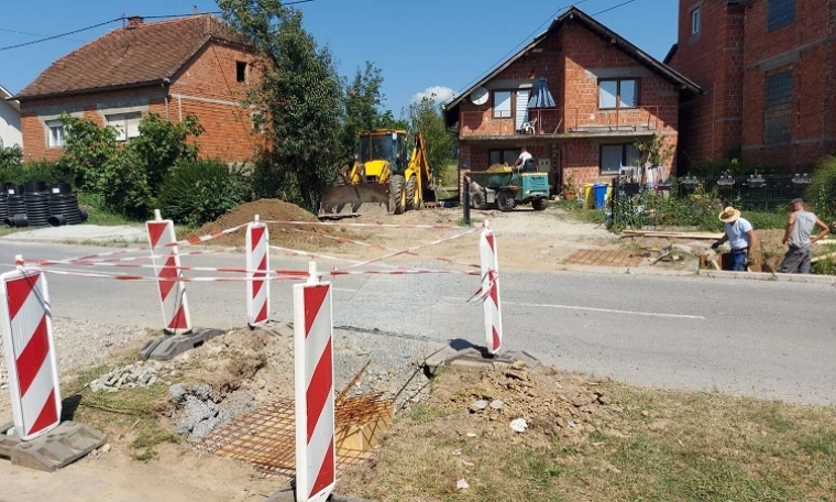Radovi na izgradnji vodoopskrbne i kanalizacijske mreže u ulicama J. Buturca, J. Jande, B. Pavlovića i L. Matačića u Požegi