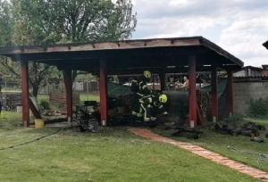 Izgorjela nadstrešnica sportskog društva a 47-godišnjak pronašao topnički projektil na pašnjaku