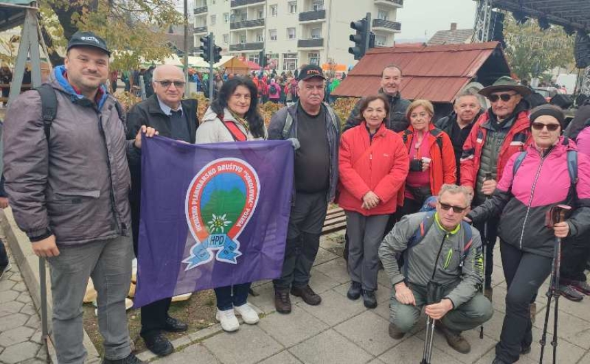 Planinari HPD "Sokolovac" Požega pohodili Martinjske planinarske staze kroz vinograde i blage obronke Krndije