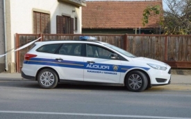 Vozeći teretni automobil u Velikoj nije osigurao teret koji je pao na teretni automobil 48-godišnjaka - policijski službenik je dobio prijavu za prekršaj