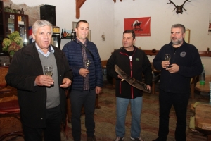 Održana kasna i prvi puta noćna berba grožđa u pokaznom vinogradu na jedinstvenom Trgu graševine