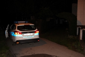 Pokušao zapaliti kuću a prije toga premlatio vlastitog oca: “Tukao ga je letvom po glavi”