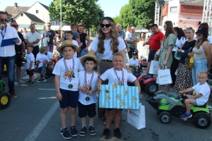 18. &quot;Festival graševine&quot; uz vinske radionice, salon vina, sajam, utrke traktora, vinski maraton i vinsku alku nudio i odličnu zabavu uz Barune i Magazin