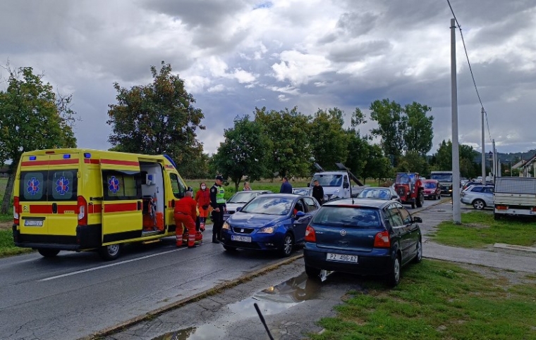 U sudaru tri vozila u Požegi koji je izazvao 18-godišnji vozač teretnog &quot;Renaulta&quot; ozlijeđena 28-godišnjakinja