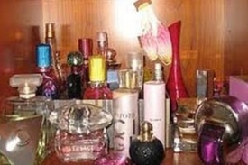 Uhvaćeni ljubitelji parfema 38. g., i 63. g., s područja Križa i osumnjičeni za krađu u trgovini