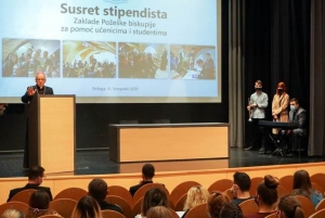 Požeška biskupija dodijelila 150 stipendija za  učenika i studente