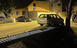 Vozačica &quot;Forda&quot; uslijed neprilagođene brzine udarila u ogradu mosta i potpuno je poravnala