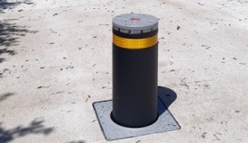 70-godišnjak nije na vrijeme prošao preko spuštenog stupića na Trgu sv. Terezije u Požegi pa je udario kada se stupić podigao