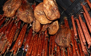 Ljubitelj suhomesnatih delicija iz Slav. Broda opljačkao pušnicu u Komorici