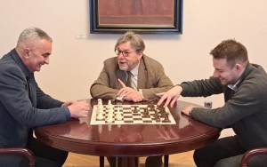 Vodstvo Šahovskoga kluba Požega nakon Državnog prvenstva u šahu u Malom Lošinju ugostio požeški gradonačelnik Miličević