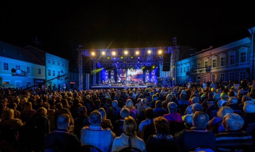 Završnom večeri s 22 nove pjesme spušten zastor ovogodišnjeg festivala Zlatne žice Slavonije 2025.