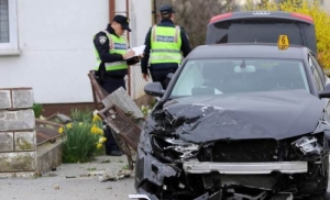 18-godišnjak s teretnim vozilom sletio s ceste i udario u metalnu ogradu u Mihaljevcima