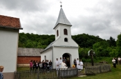 Selo Vrčin Dol s jednim stanovnikom koje štuje sv. Antuna Padovanskog i slavi kirvaj