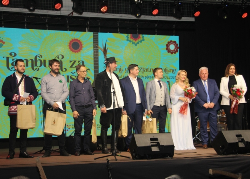 Pobjednik na 49. Zlatnom glasu Zlatne doline pjesma "Zašto se lažemo" u izvođenju zagrebačkih tamburaša Divne godine i Marianne Ilkiv