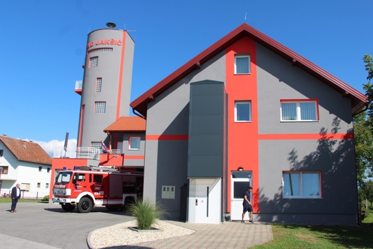 Novo navalno vatrogasno vozilo za DVD Jakšić iz donacije austrijskog Tirola