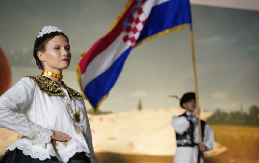 Danas vas očekuje veliko finale i završnica Vinkovačkih jeseni - svečani mimohod do sada najveće povorke i koncert Prljavog kazališta