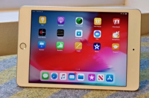 Preko internet oglasnika dogovorio kupnju iPad tableta pa ostao bez 2.500 kn, a kod dvojice pronašli marihuanu