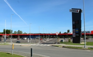Na parkiralištu trgovačkog centra automobil udario pješaka