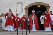Na Cvjetnicu blagoslovljene palmine i maslinove grančice i svečani ophod do Katedrale