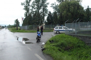 Teško povrijeđen vozač mopeda