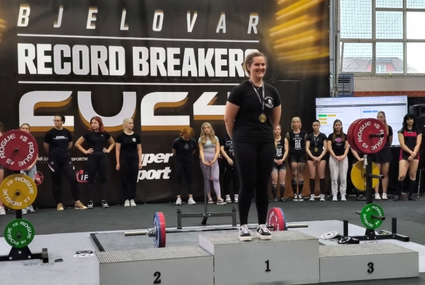 Nova pobjeda za Magdalenu Farinu i Powerlifting klub "Body Art" na natjecanju u Bjelovaru