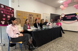 Policijska uprava tribinom za učenike obilježila "Dan ružičastih majica" - Međunarodni dan borbe protiv vršnjačkog nasilja