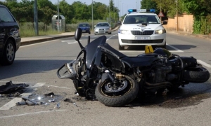 Motociklist 38-godina ozlijeđen je u sudaru u Arslanovcima kada ga nije propustio osobni automobil koji je vozio 19-godišnjak