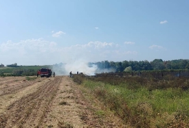 Došlo je požara na otvorenom prostoru i kanalu u Vetovu