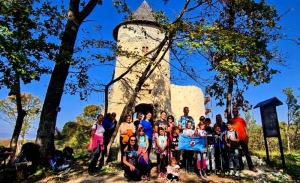 Gojzerice na laganom planinarskom izletu do kule Gračanica na Požeškoj Gori