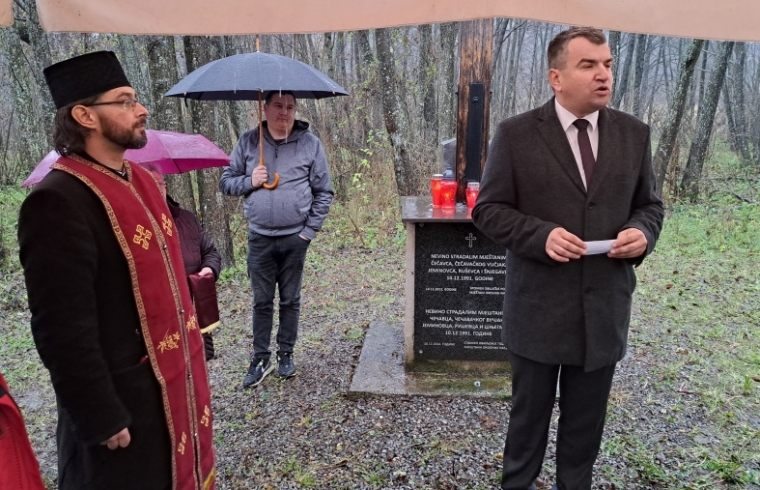 Održana komemoracija i sjećanje za 42 žrtve kod spomen obilježja u Jeminovcu