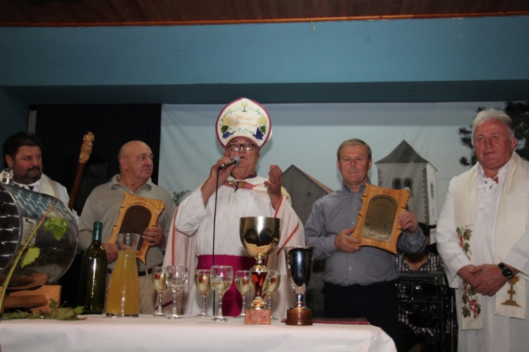 Kaptolčani uvijek za Martinsko krštenje mošta imaju dva vinska kuma