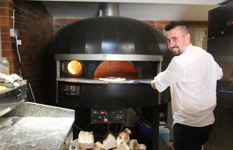 Novo i jedinstveno u Slavoniji - Pizzeria Mama Mia uvela rotacionu peć za brže i kvalitetnije pečenje pizze