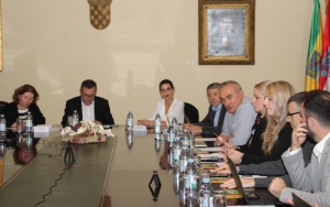 Na 5. Sjednici Gradskog vijeća grada Požega Gradski vijećnici izglasali su smanjenje broja ustrojstvenih jedinica na četiri i tri upravna odjela