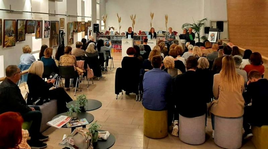Promocija zbirke pjesama "Napokon" Verice Sinjaković, članice požeške Udruge pjesnika Matko Peić