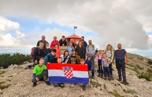 Mali planinari Kempfići osvojili najviši vrh Hrvatske