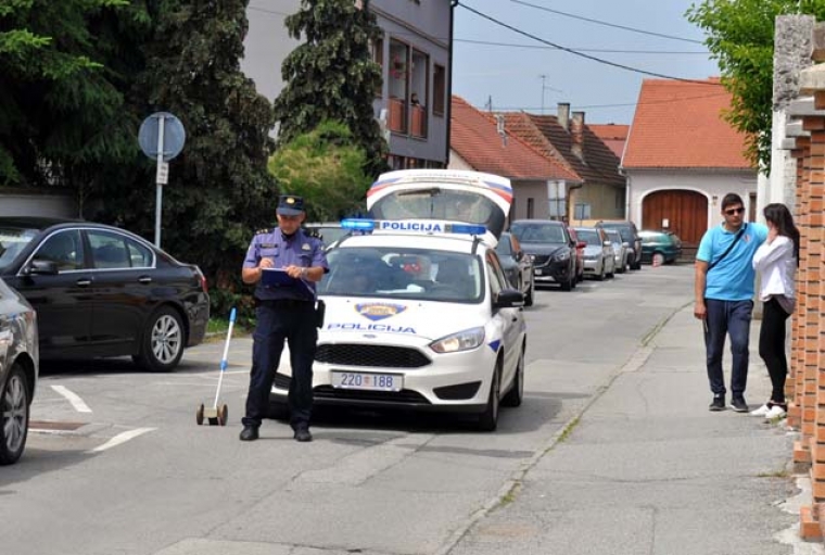 Caddyem prilikom vožnje unatrag udarila u pješakinju