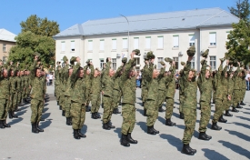 167 ročnica i ročnika svečano prisegnulo Domovini u požeškoj Vojarni 123. brigade HV - prisezi nazočio i predsjednik RH Zoran Milanović