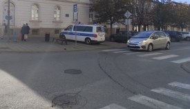 Došlo je do naleta osobnog automobila na pješakinju u križanju Ulica Matije Gubca i Matice Hrvatske