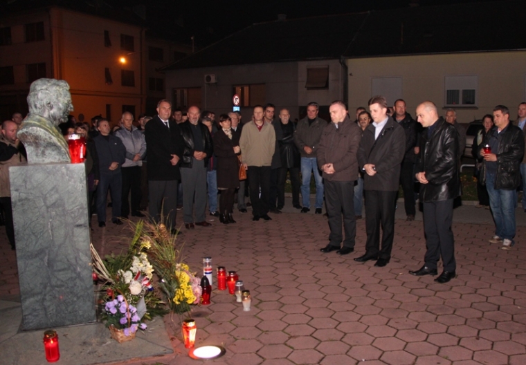 Požeški HDZ uz molitvu i lampione
