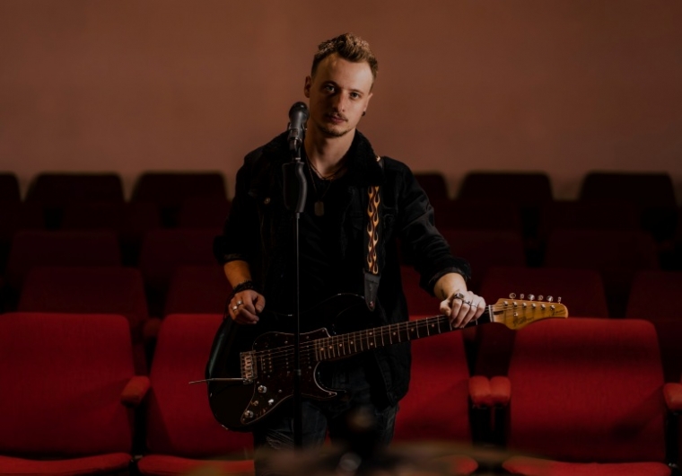 Drugi singl - "Vječni putnik" a David Glibo predstavlja spot za rock baladu