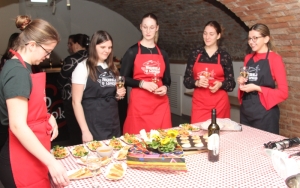 Požeška kuća i Muzej u loncu uz Dan žena spojili strast i užitak pripreme jela - kuhale studentice Fakulteta turizma i ruralnog razvoja