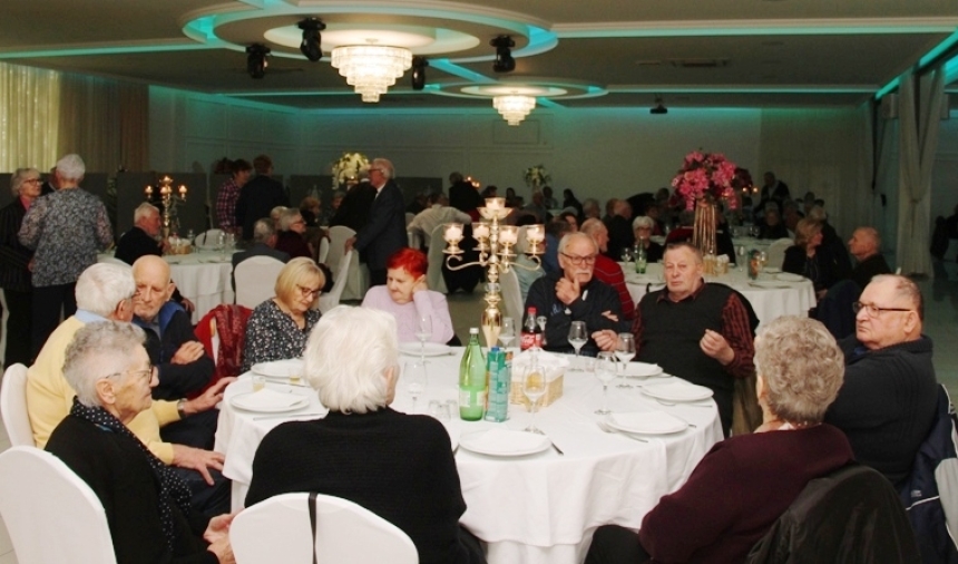 Tradicionalna 22. proslava "Valentinova" za sve bračne parove s 50 i više godina braka s područja grada Požege