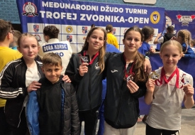 Judo klub "Jigoro" Jakšić nastupio je na 8. Međunarodnom judo turniru "Trofej Zvornika 2026" u Zvorniku i vratili se s 4 medalje